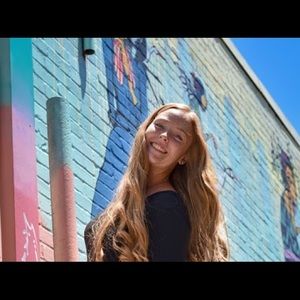 Meet your Posher, Nikki